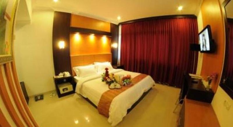 Hotel Swarna Dwipa Палембанг Экстерьер фото